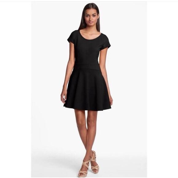 Diane von Furstenberg LBD DELYSE Black Fit & Flare Mini Dress Exposed Zip Sz 10 - Picture 9 of 16